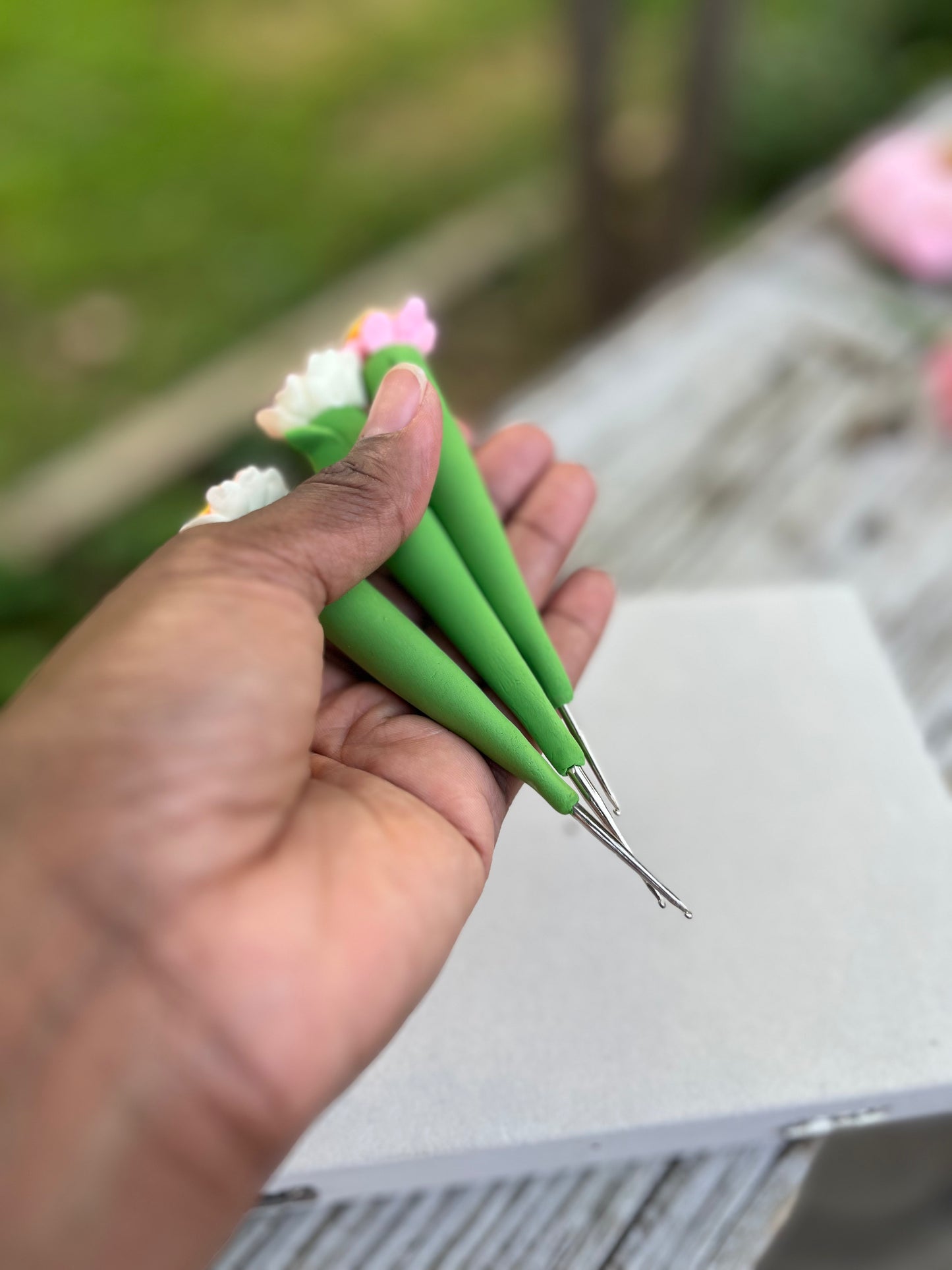 Cupcake Zinnia Crochet Hook