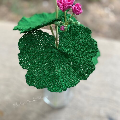 Crochet Rosebud Pelargonium